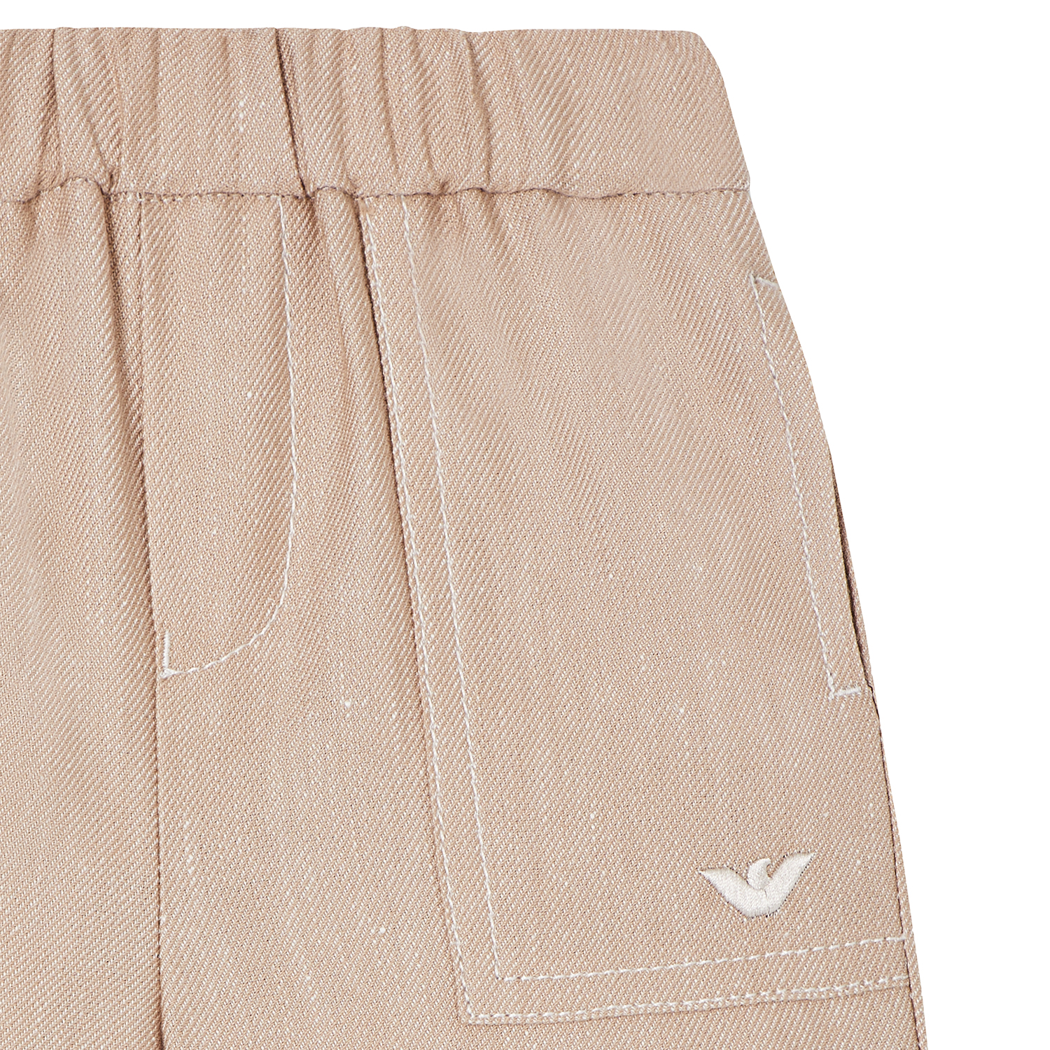 EB001331AF20957_U6151